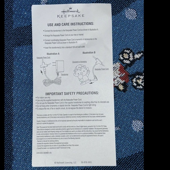 DISNEY Hallmark 2018 STAR WARS Christmas TREE SKIRT The Force is Strong LIGHTED - Picture 5 of 6